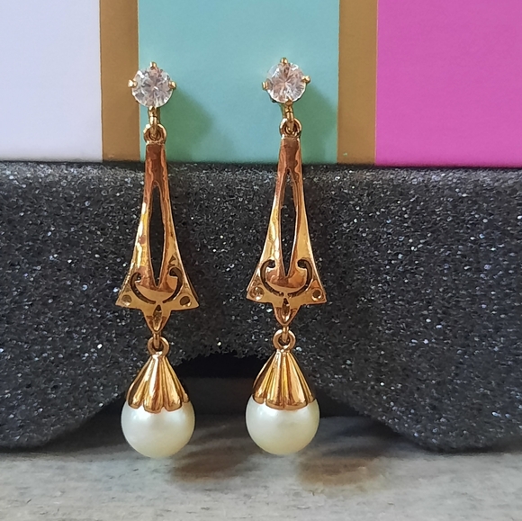 Vintage 18K Yellow Gold Custom Cultured Pearl Sapphire Screwback Earrings - Picture 13 of 15